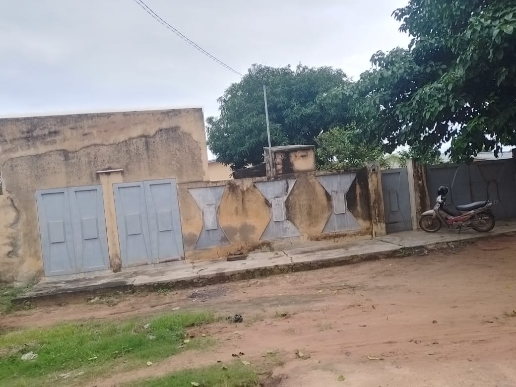 01 Maison Sanitaire à Okedama 