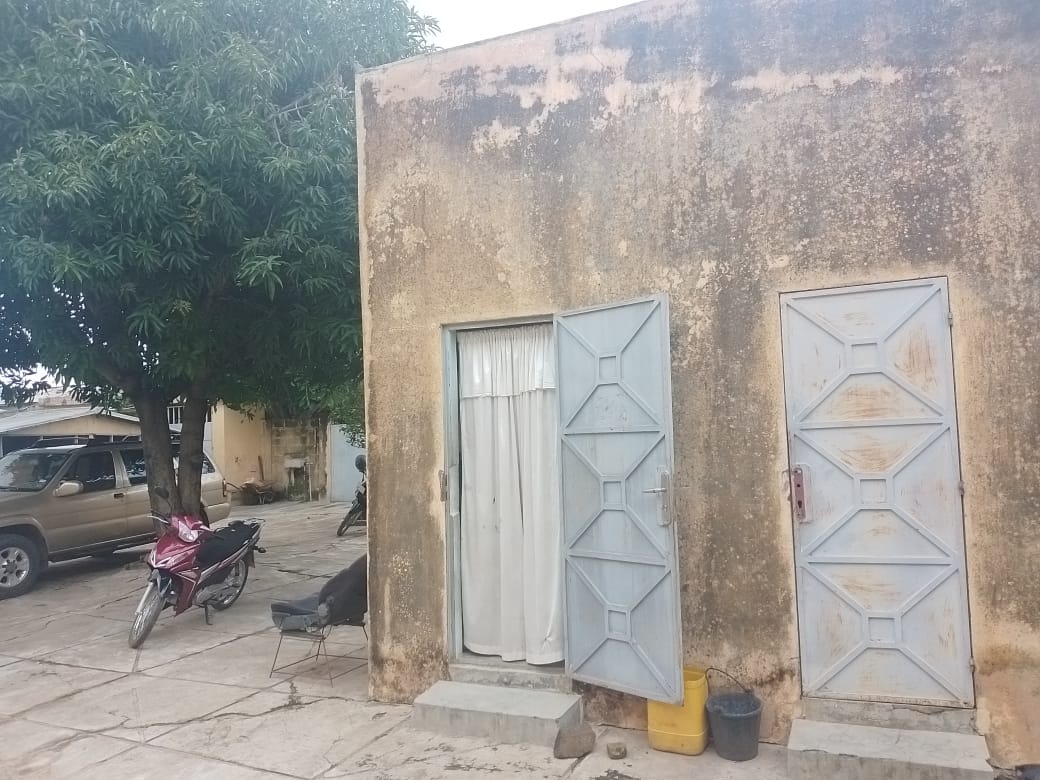 01 Maison Sanitaire à Okedama 