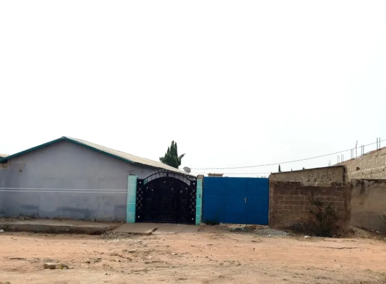 Vente urgente d'une Maison locative sanitaire à Parakou 